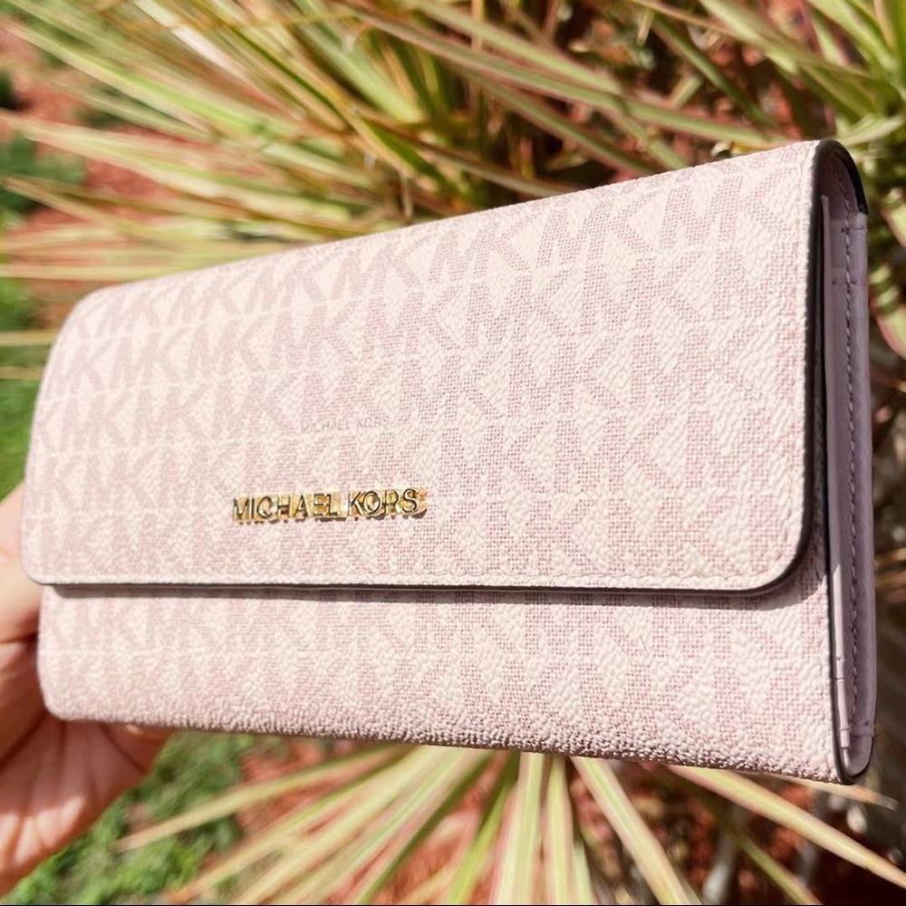 GabyBags👜💕-NWT Michael Kors Trifold Wallet - Picture 2 of 5